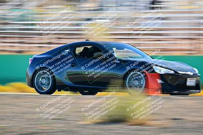 media/Oct-18-2025-Extreme Speed (Sat) [[d6d7e1fef1]]/Group 5/Session 3 (Turn 1)/